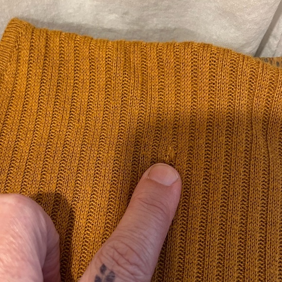 💛 LAURÈL – Bi-Material Mustard Top (Size 38) - Picture 5 of 13